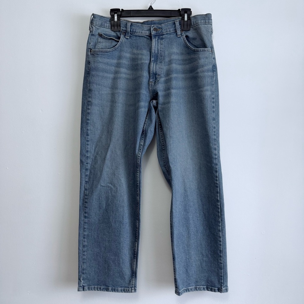 Wrangler Straight Leg Flex Jeans Medium Wash 36x30 Cotton Blend